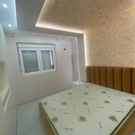 Lagja Liri Pran Televizionit Komb Appartamento